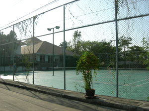 班苏安拉拉纳网球场