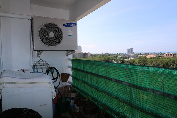 Balcony/Washing Machine