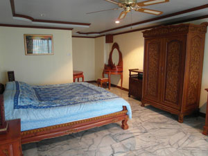 Spacious Bedroom
