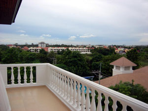 Large Corner Balcony