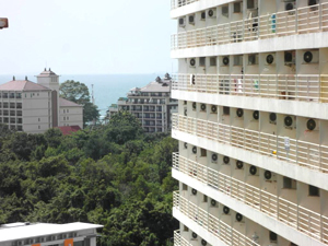 Вид на море с балкона квартиры